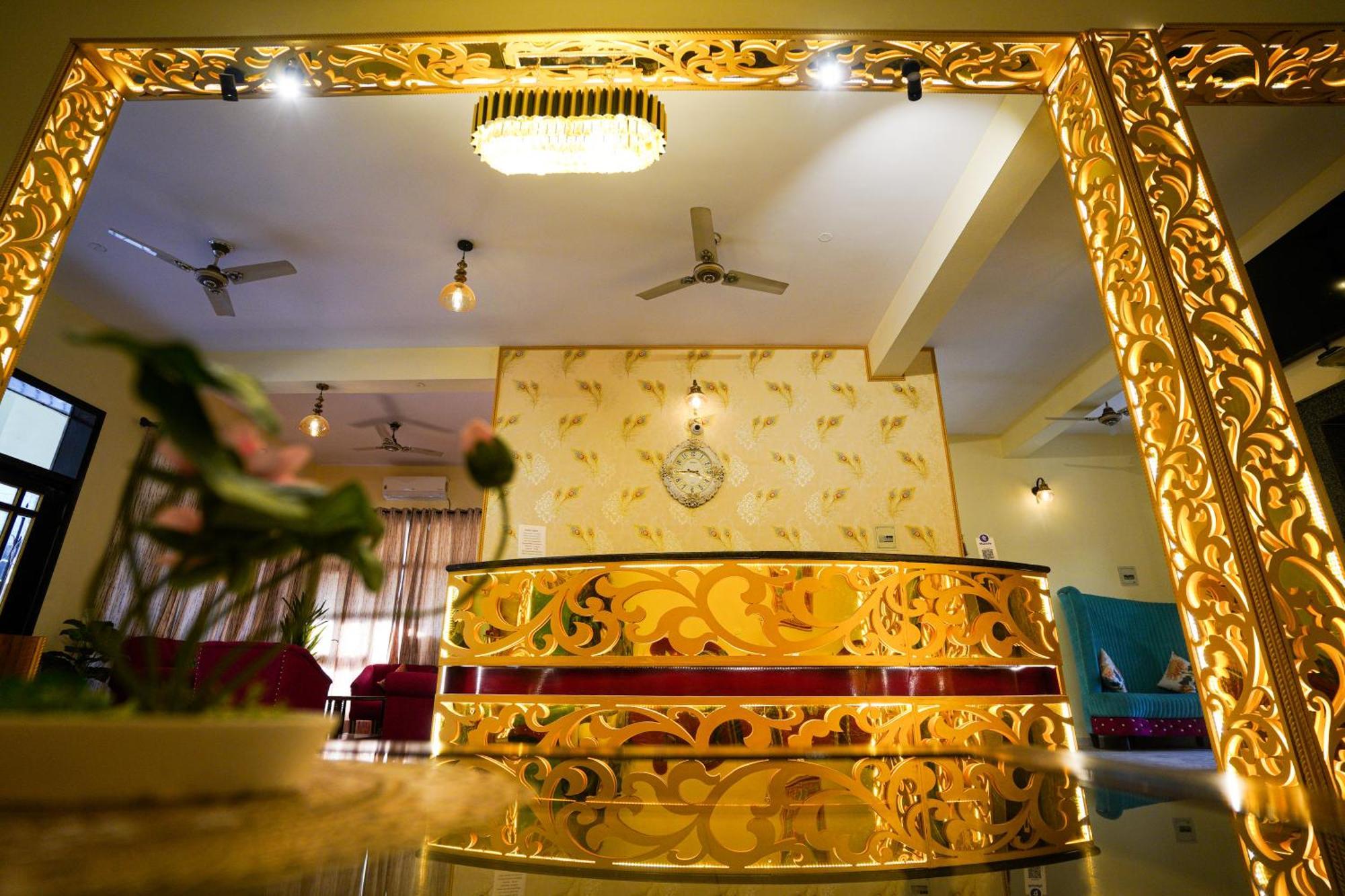 Hotel Neeraj Bhawan- Triveni Ghat Rishīkesh Eksteriør bilde