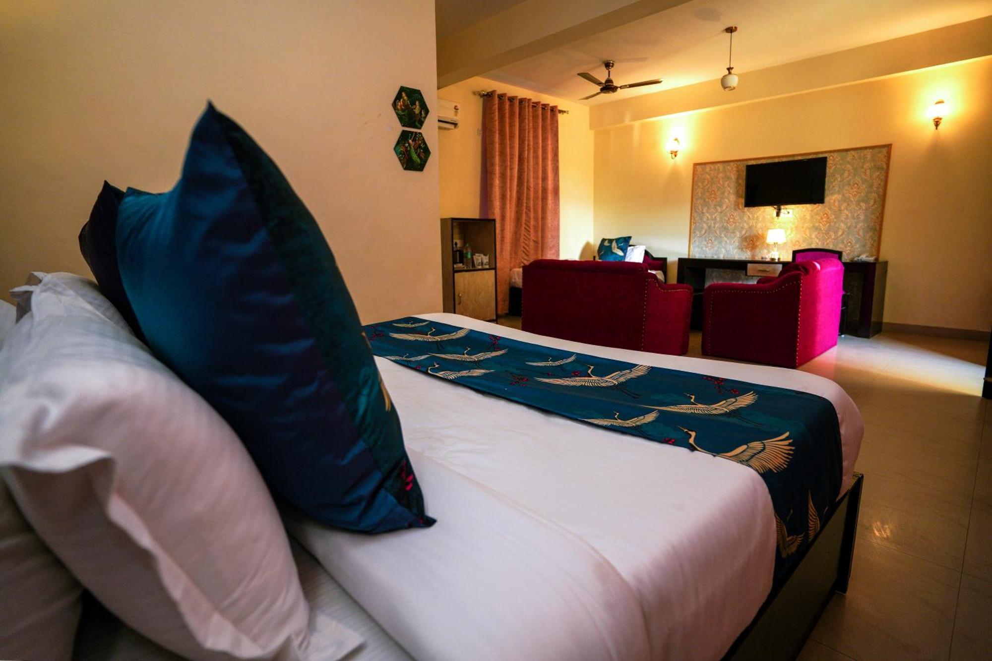 Hotel Neeraj Bhawan- Triveni Ghat Rishīkesh Eksteriør bilde