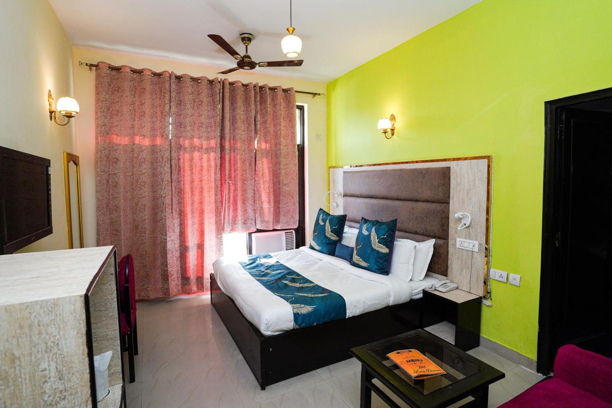 Hotel Neeraj Bhawan- Triveni Ghat Rishīkesh Eksteriør bilde
