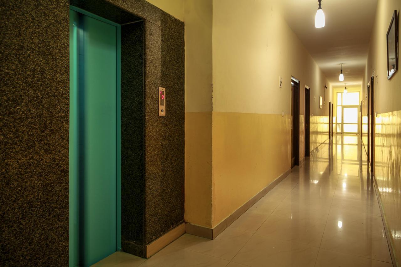 Hotel Neeraj Bhawan- Triveni Ghat Rishīkesh Eksteriør bilde