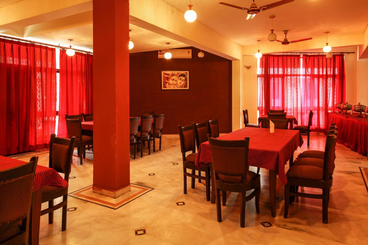 Hotel Neeraj Bhawan- Triveni Ghat Rishīkesh Eksteriør bilde