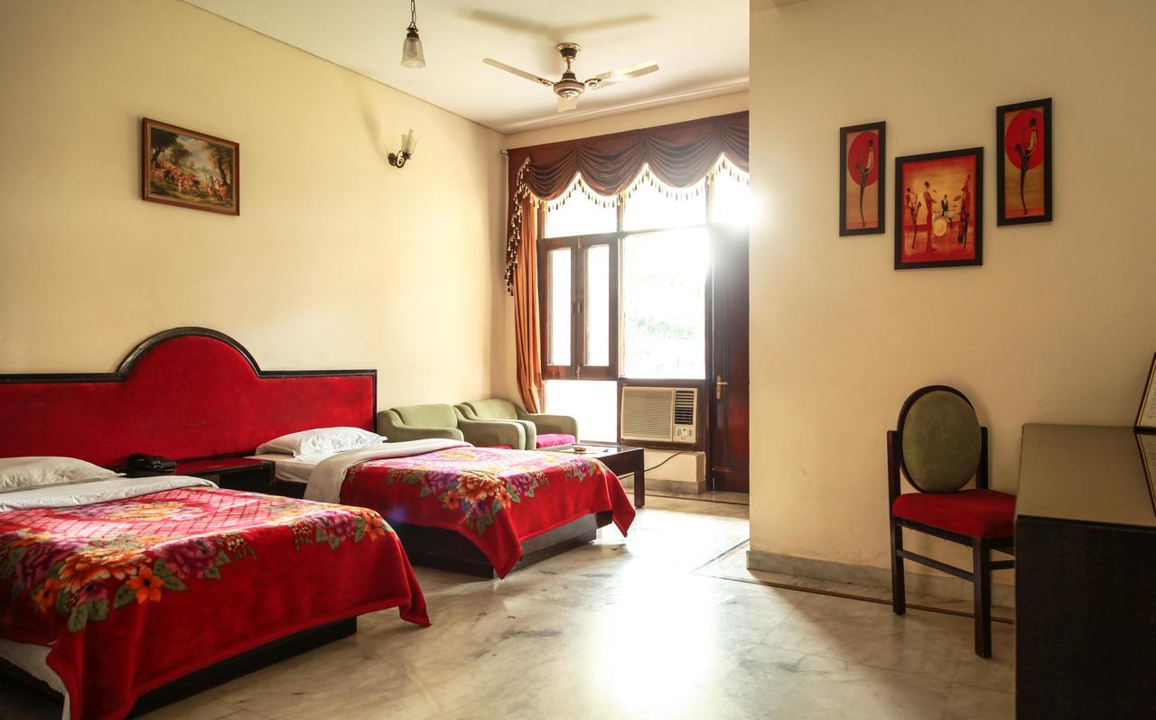 Hotel Neeraj Bhawan- Triveni Ghat Rishīkesh Eksteriør bilde