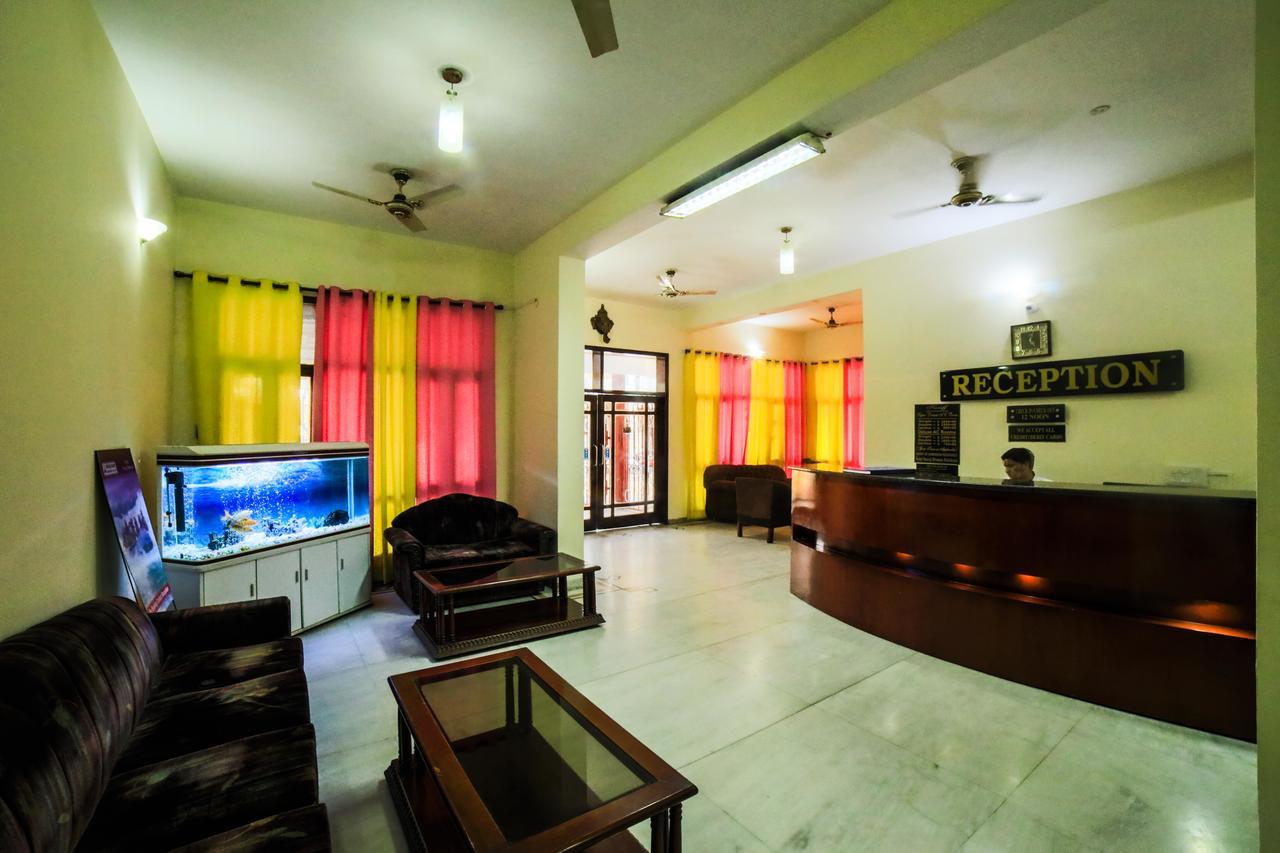Hotel Neeraj Bhawan- Triveni Ghat Rishīkesh Eksteriør bilde